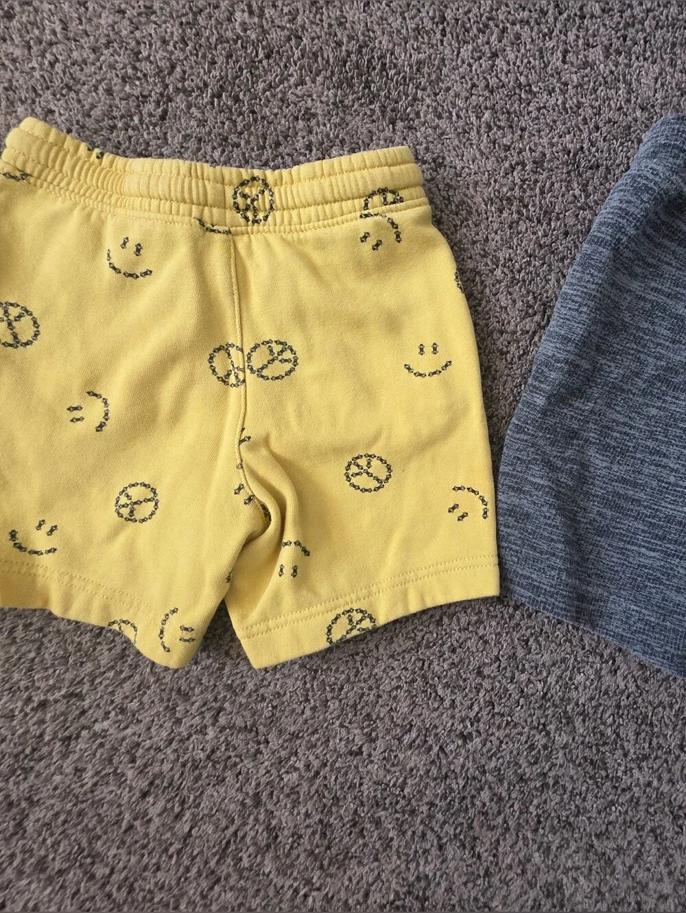 Old Navy Boys XS 5 Pull-On Shorts 2 Pair Bundle Yellow Gray
